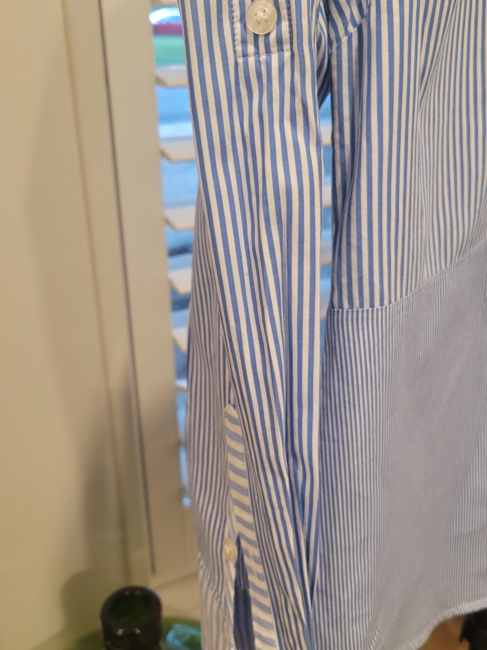 Vineyard Vines Blue and White Striped Button-Down Shirt - Picture 5 of 6